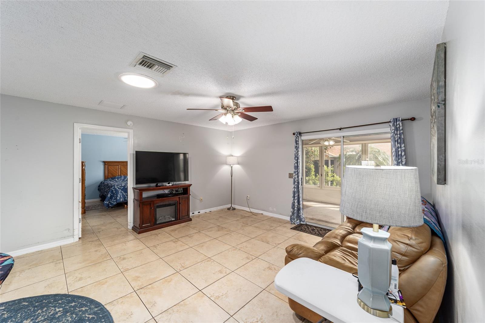 Image 12 of 36 For 1380 Tallowtree Drive