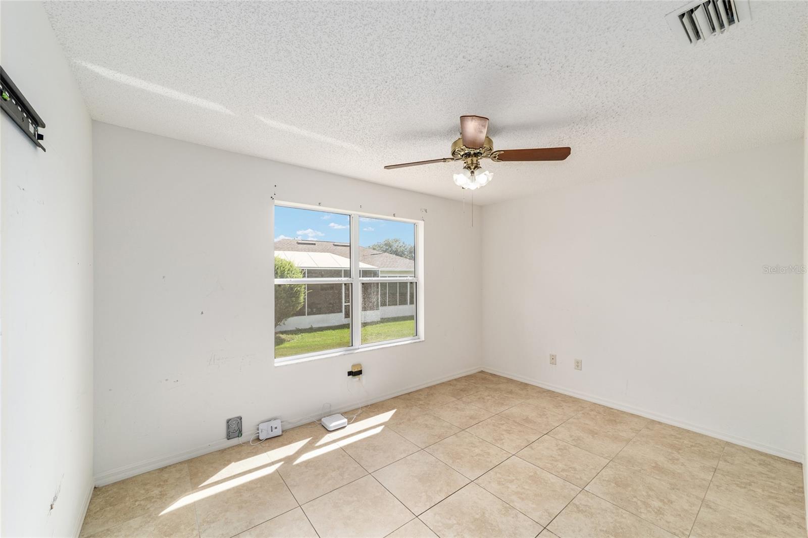 Image 26 of 36 For 1380 Tallowtree Drive