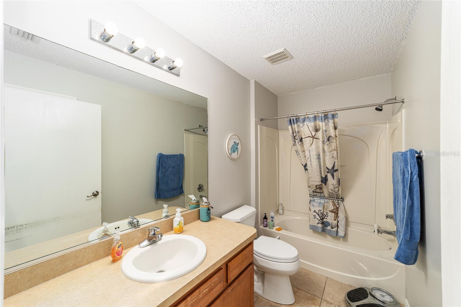 Image 28 of 36 For 1380 Tallowtree Drive