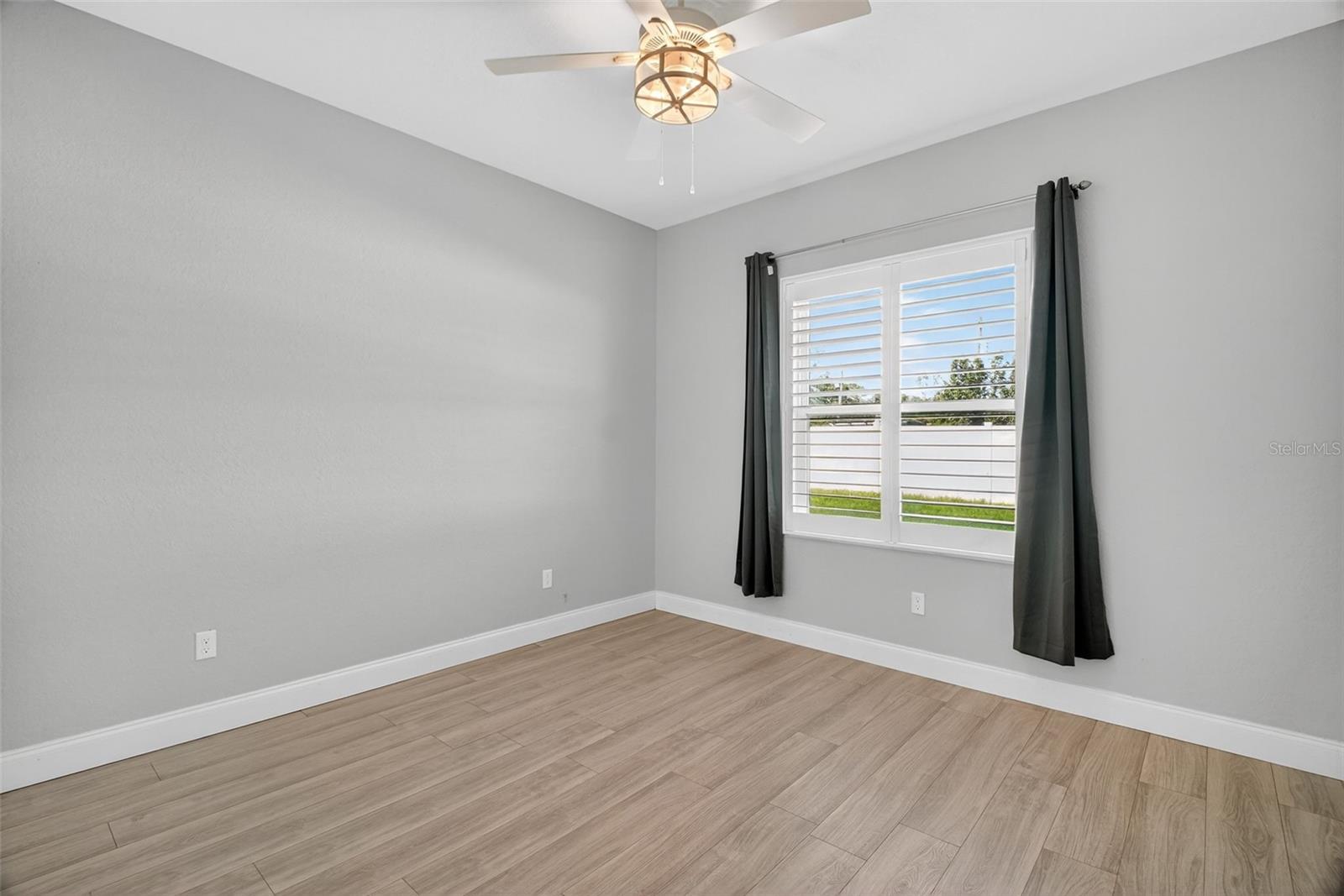 Image 22 of 37 For 16442 Se 88th Ct