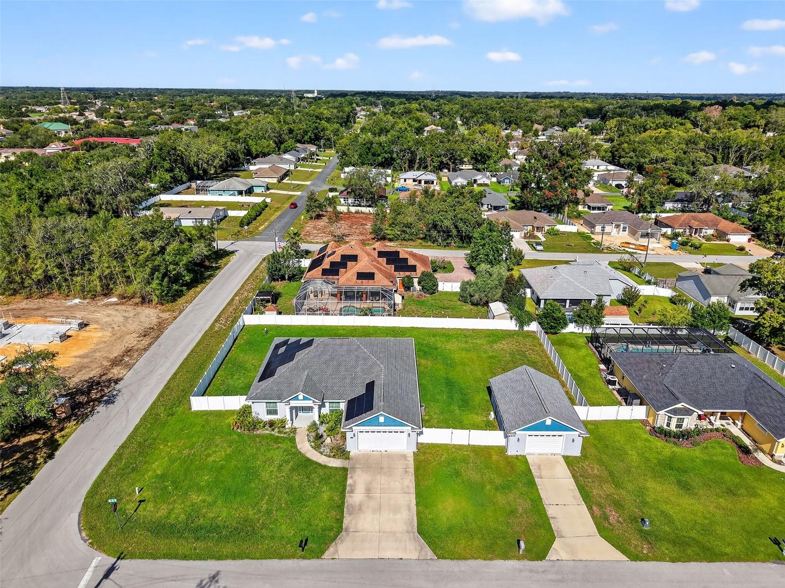Image 32 of 37 For 16442 Se 88th Ct
