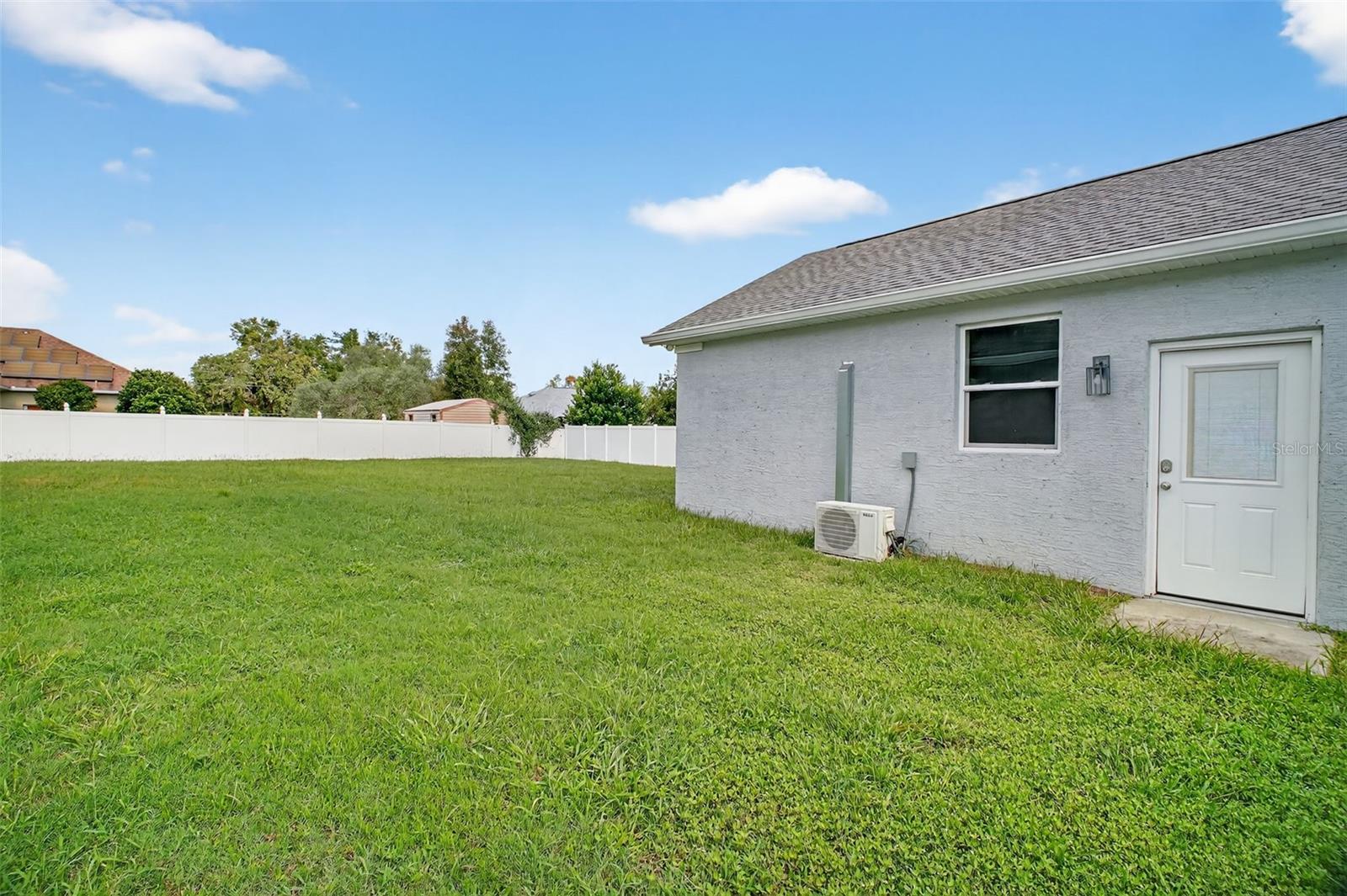 Image 33 of 37 For 16442 Se 88th Ct