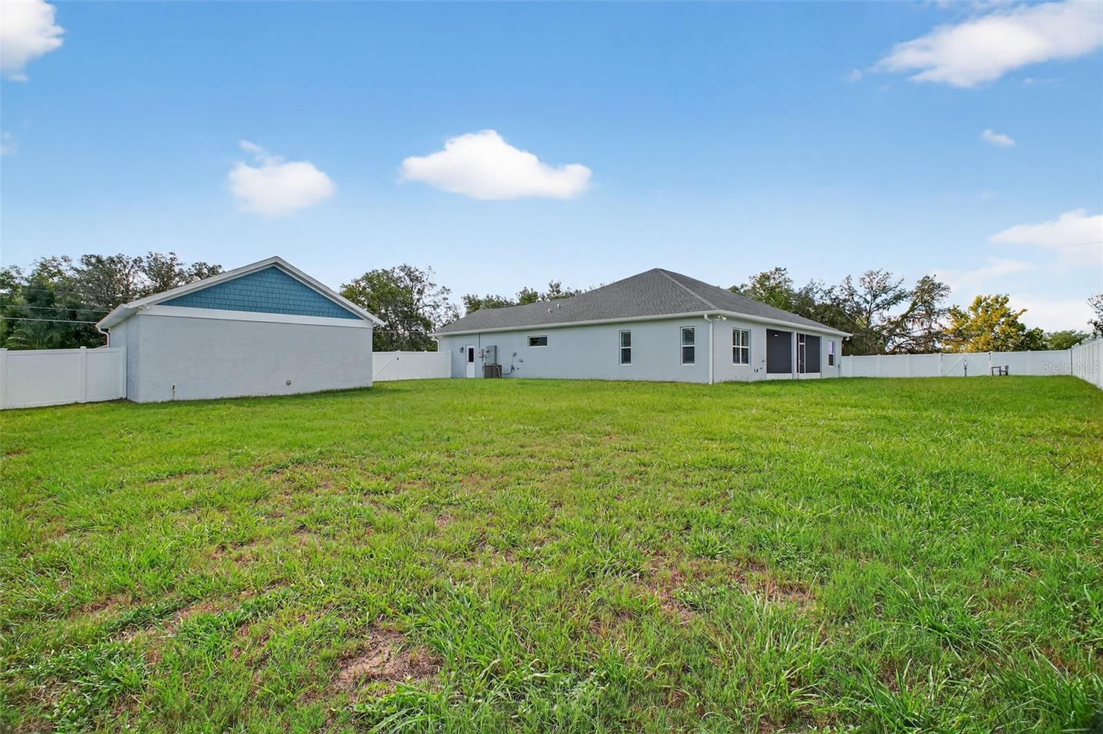 Image 34 of 37 For 16442 Se 88th Ct
