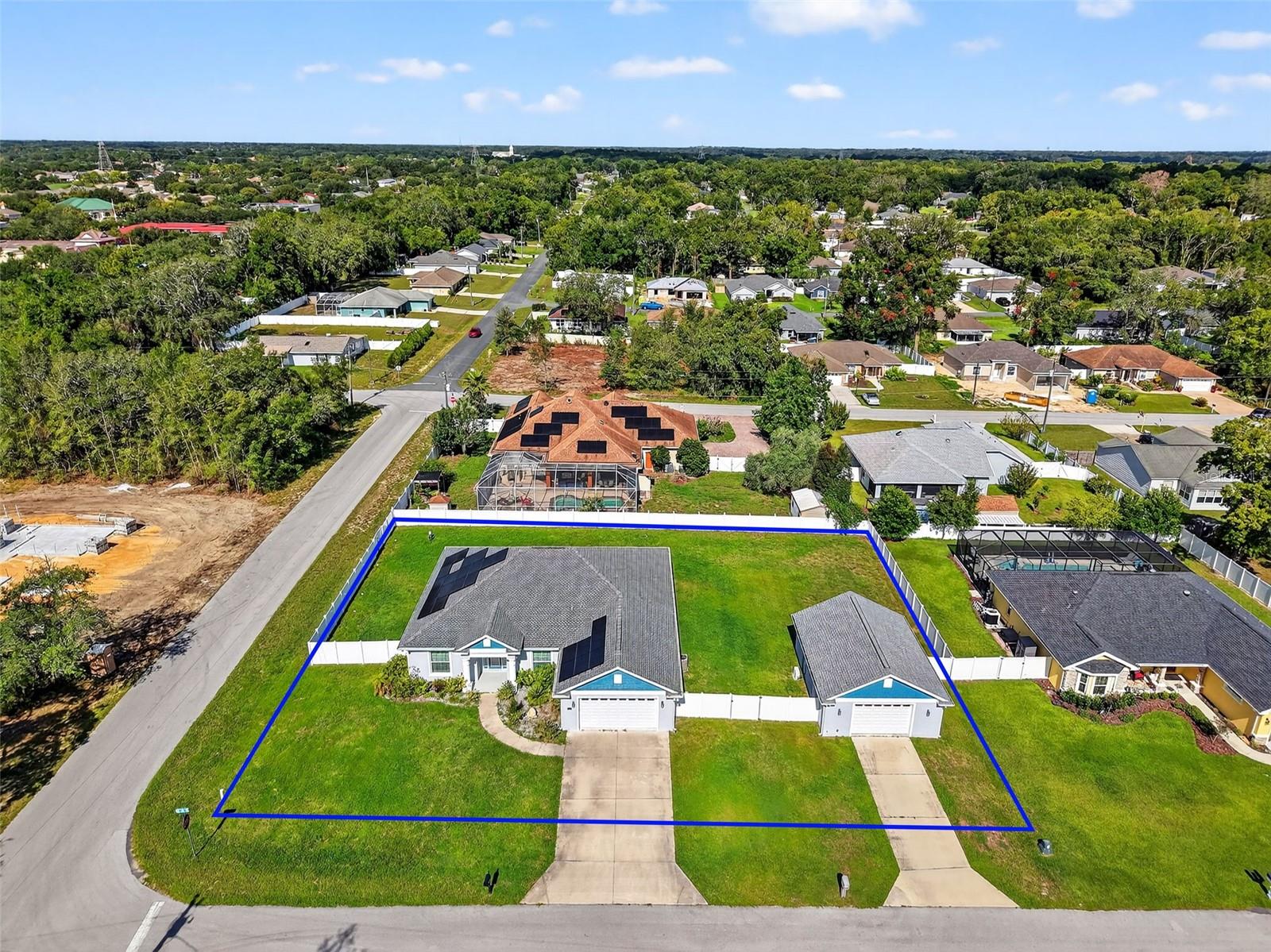 Image 4 of 37 For 16442 Se 88th Ct