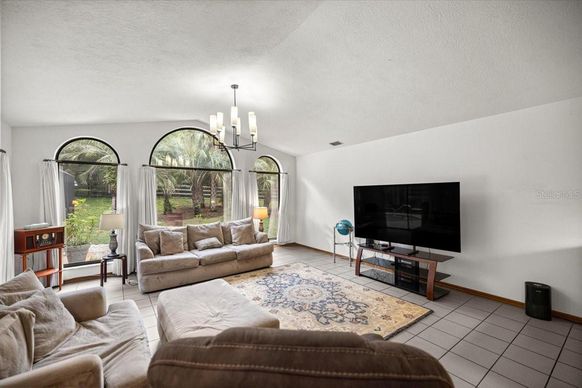 Listing photo id 17 for 4357 Indianhead Road