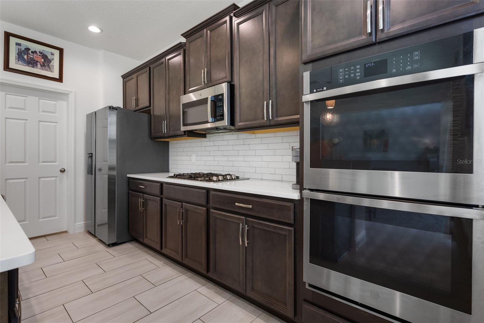 Image 11 of 59 For 673 Blackstone Street