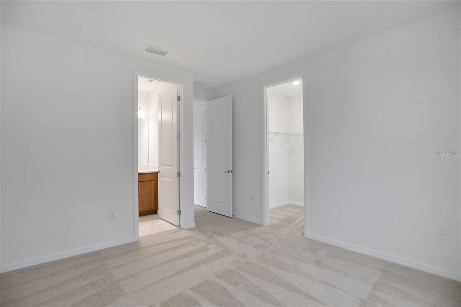 Listing photo id 11 for 17409 Crisp Apple Lane