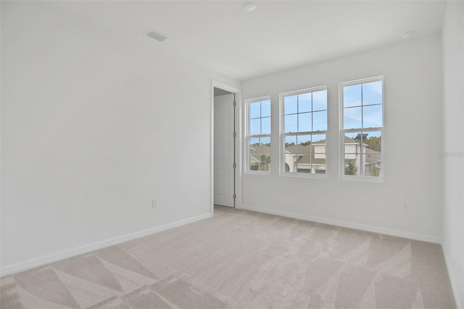 Listing photo id 17 for 17409 Crisp Apple Lane