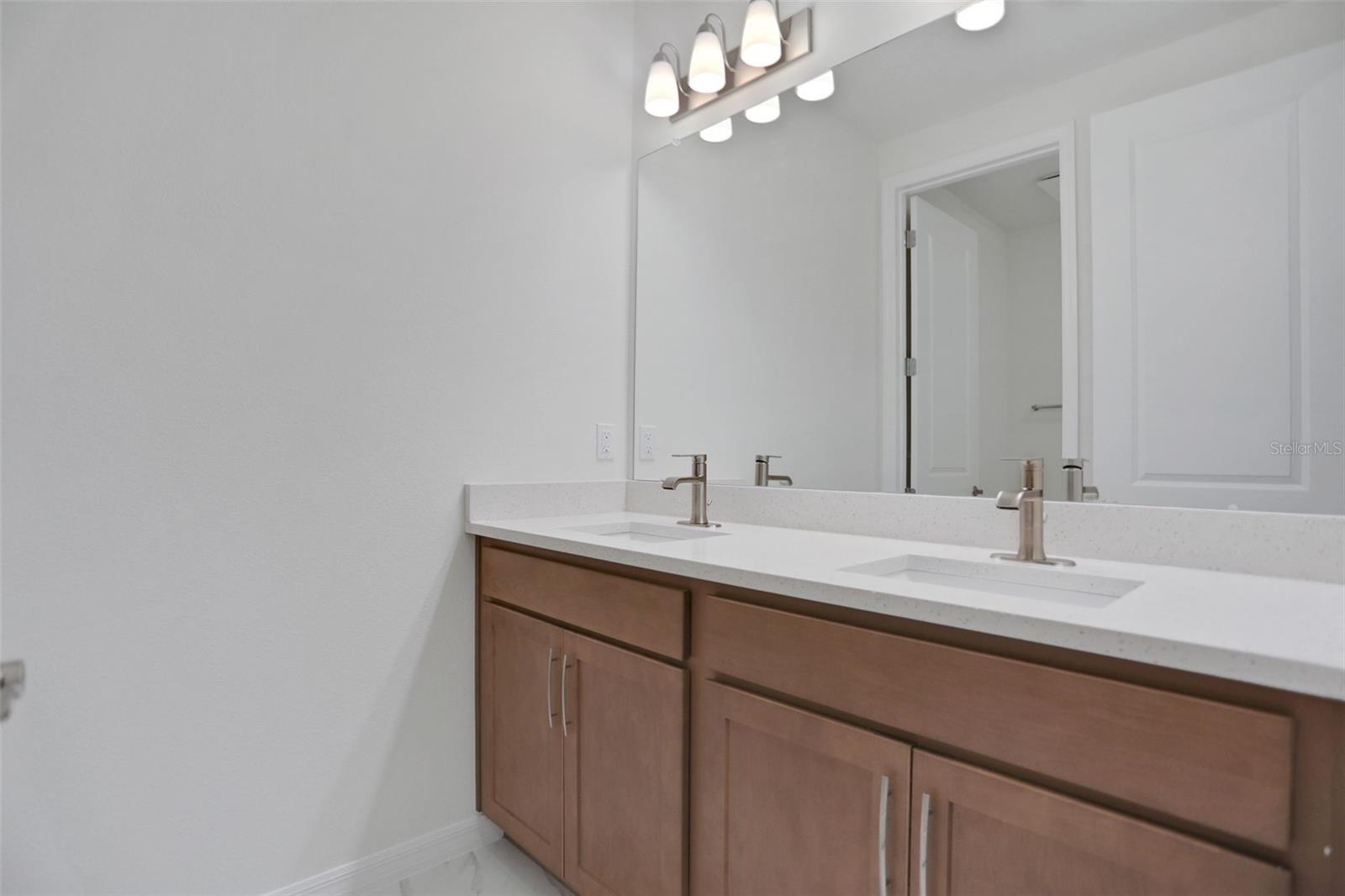 Listing photo id 21 for 17409 Crisp Apple Lane