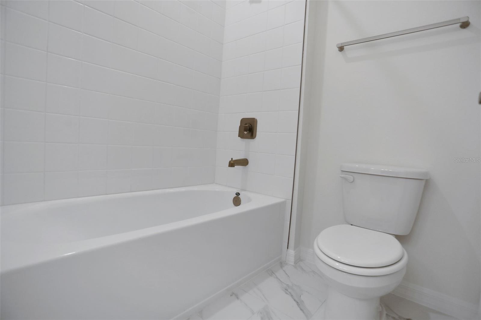 Listing photo id 22 for 17409 Crisp Apple Lane