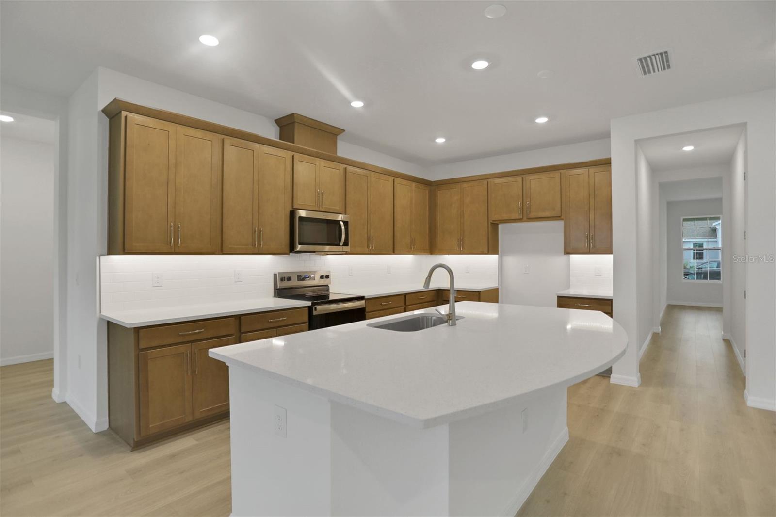 Listing photo id 25 for 17409 Crisp Apple Lane