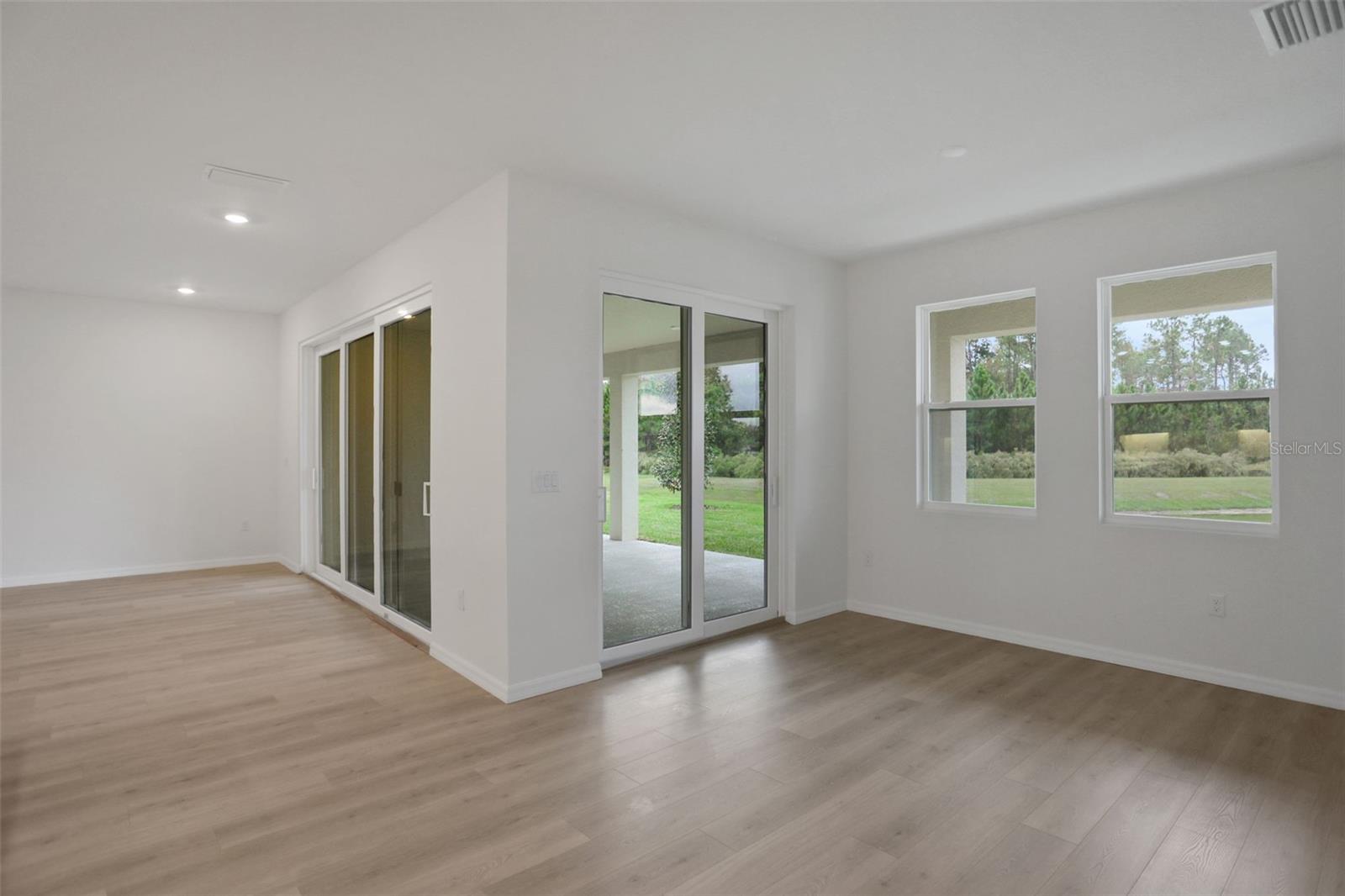 Listing photo id 29 for 17409 Crisp Apple Lane