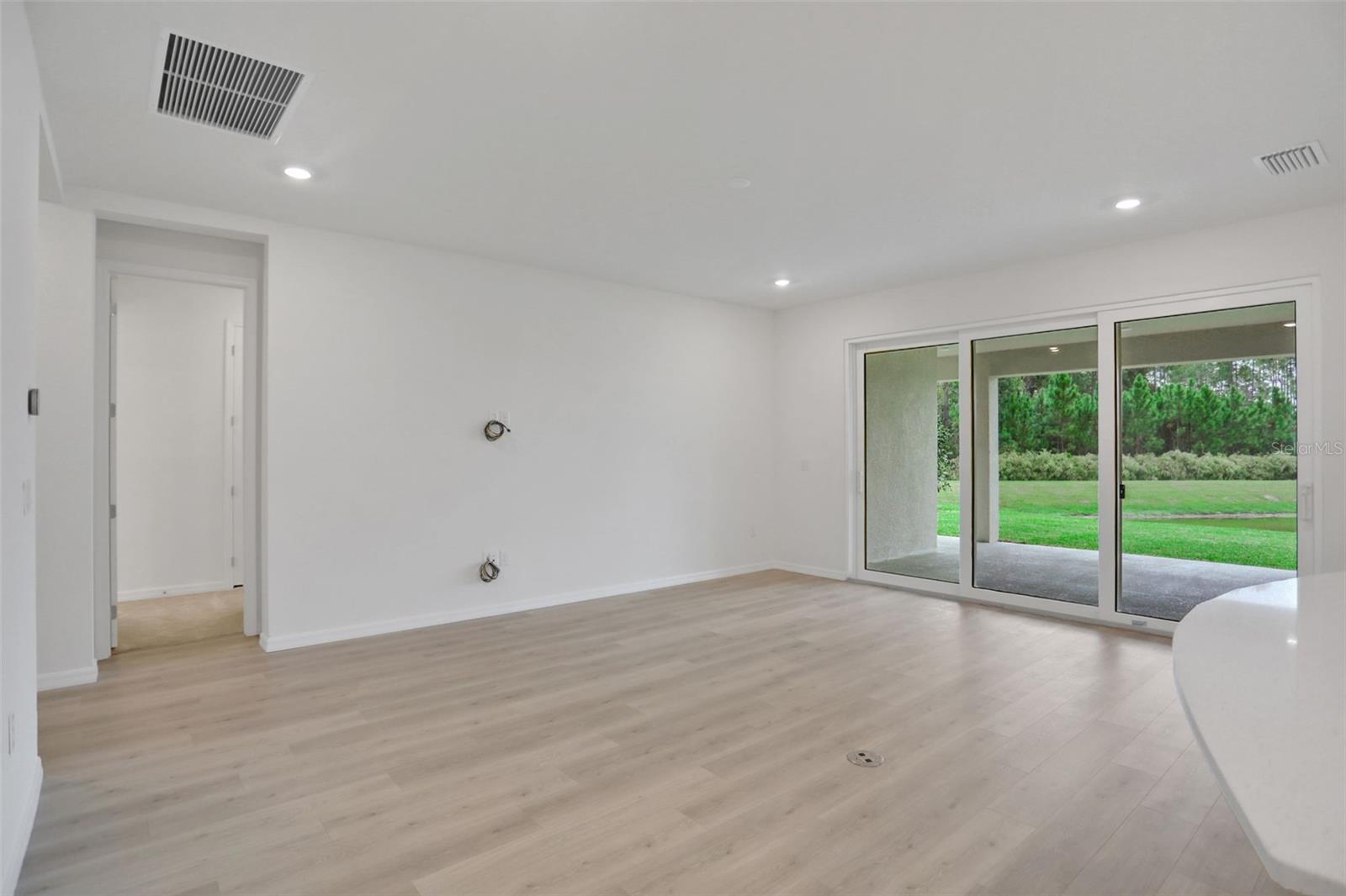 Listing photo id 32 for 17409 Crisp Apple Lane