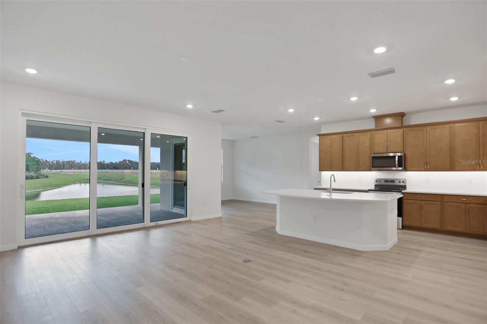 Listing photo id 33 for 17409 Crisp Apple Lane