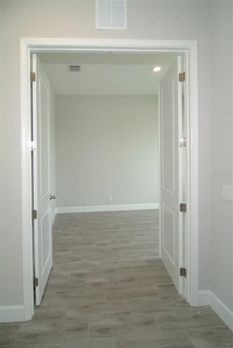 Listing photo id 5 for 17409 Crisp Apple Lane