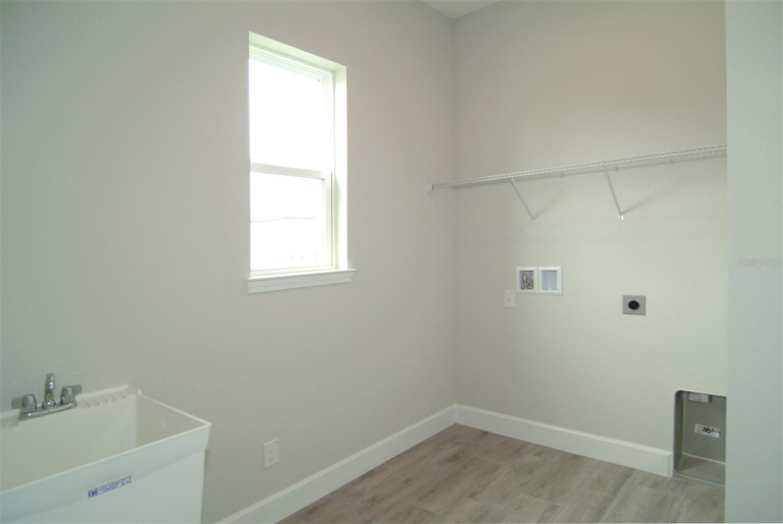 Listing photo id 7 for 17409 Crisp Apple Lane