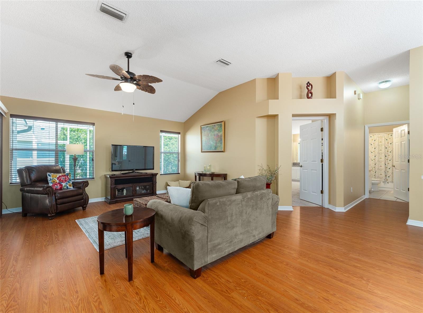 Image 12 of 51 For 1001 La Mesa Lane