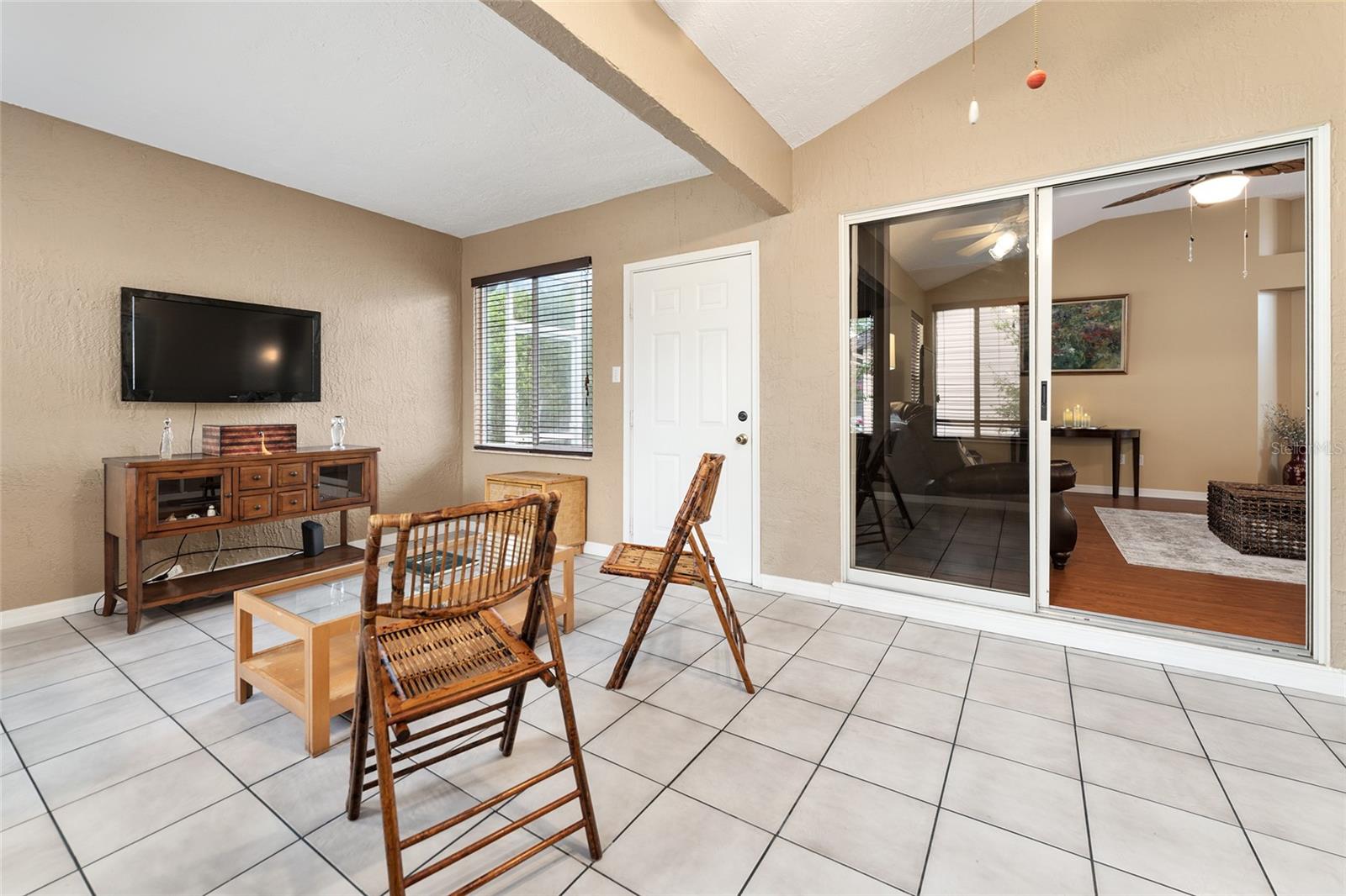 Image 33 of 51 For 1001 La Mesa Lane