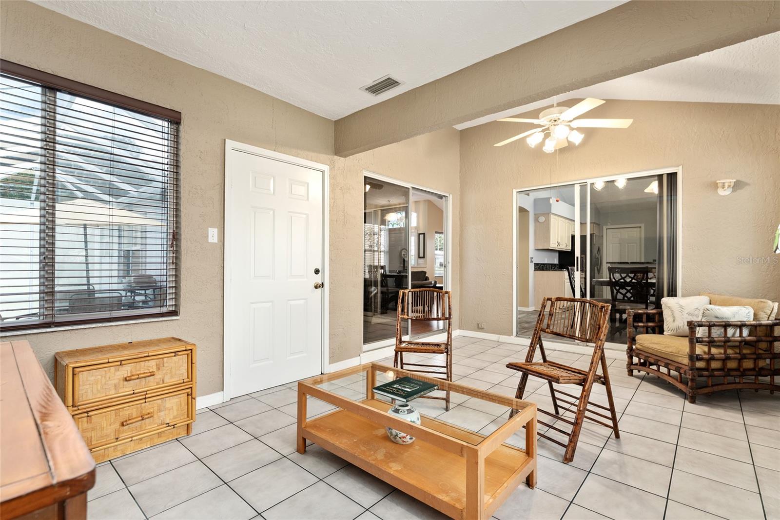 Image 34 of 51 For 1001 La Mesa Lane