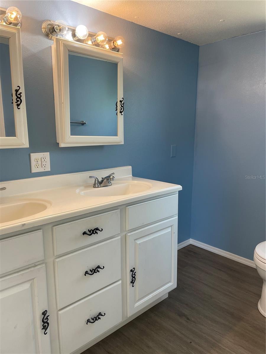 Image 10 of 21 For 16831 Bay Avenue