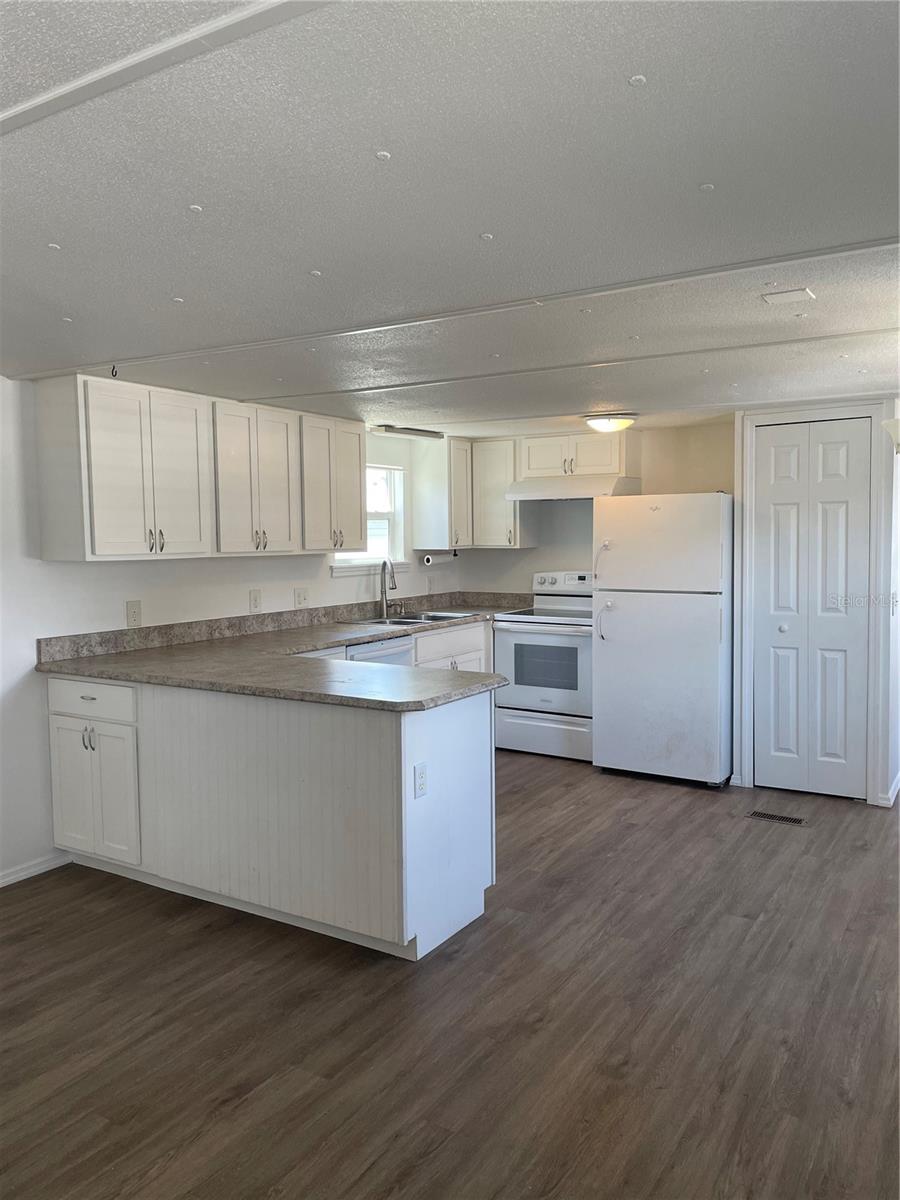 Image 6 of 21 For 16831 Bay Avenue