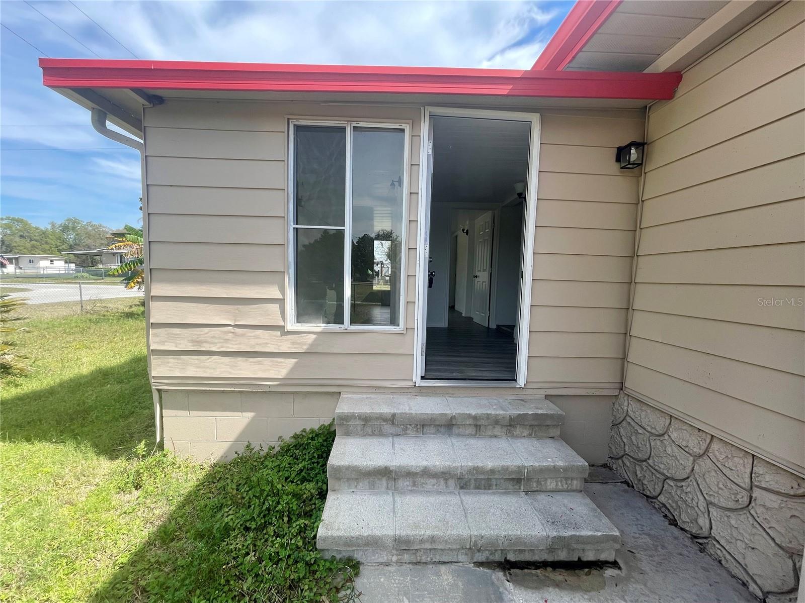 Image 6 of 61 For 17440 37th Lane