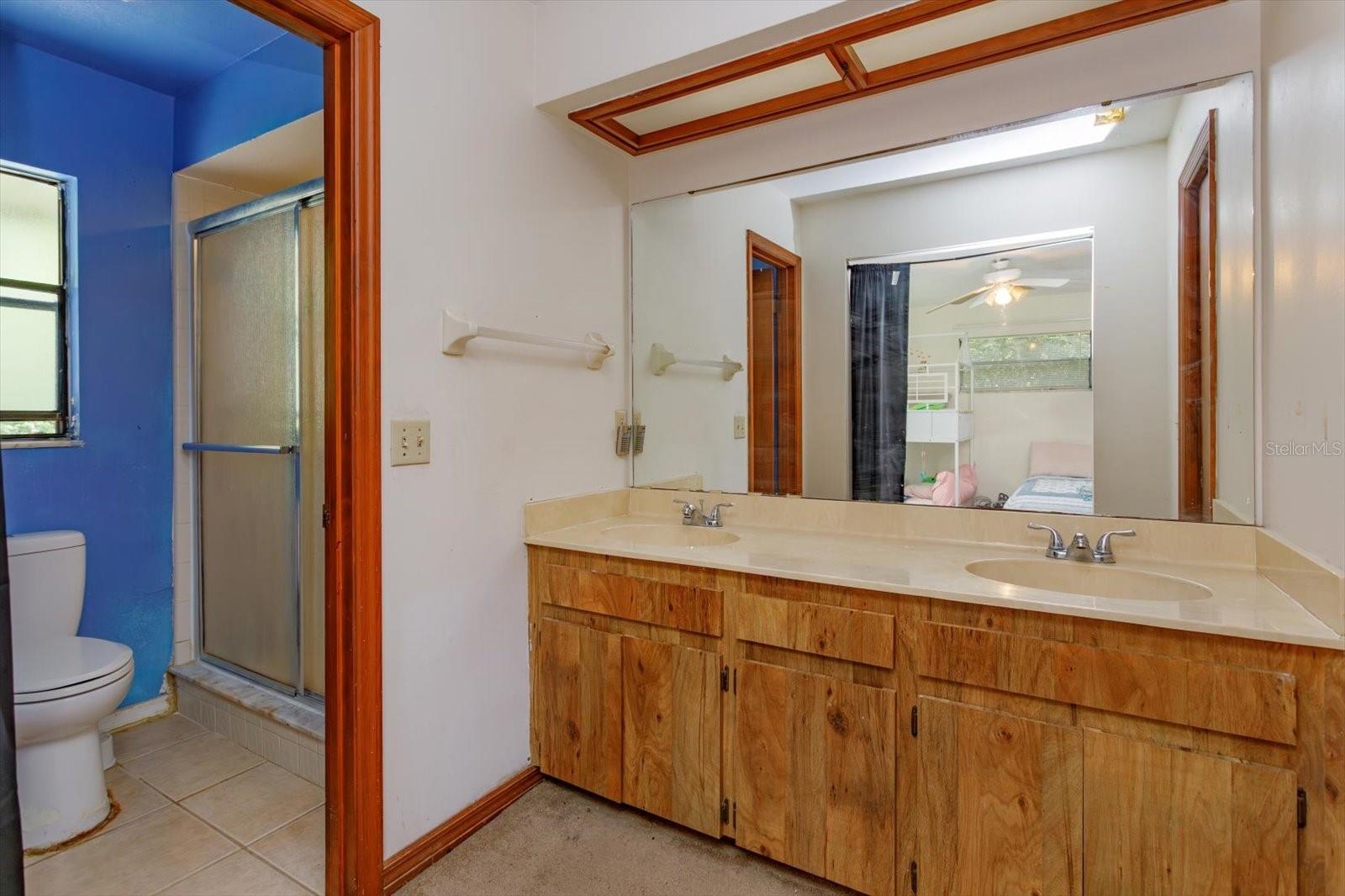 Image 13 of 20 For 817 Hickory Knoll Court