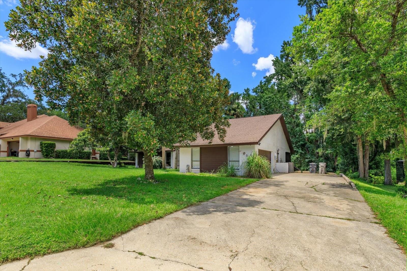 Image 2 of 20 For 817 Hickory Knoll Court