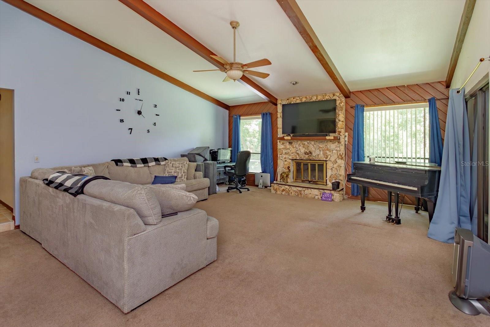 Image 4 of 20 For 817 Hickory Knoll Court