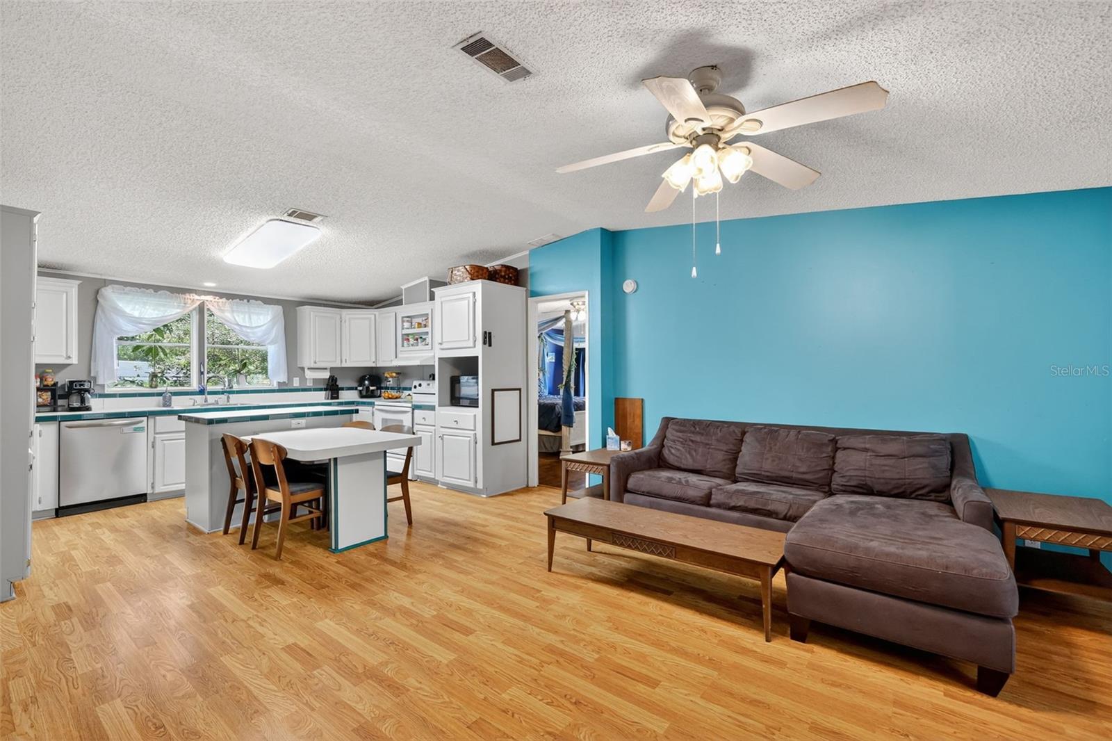 Image 10 of 33 For 13025 Plum Lake