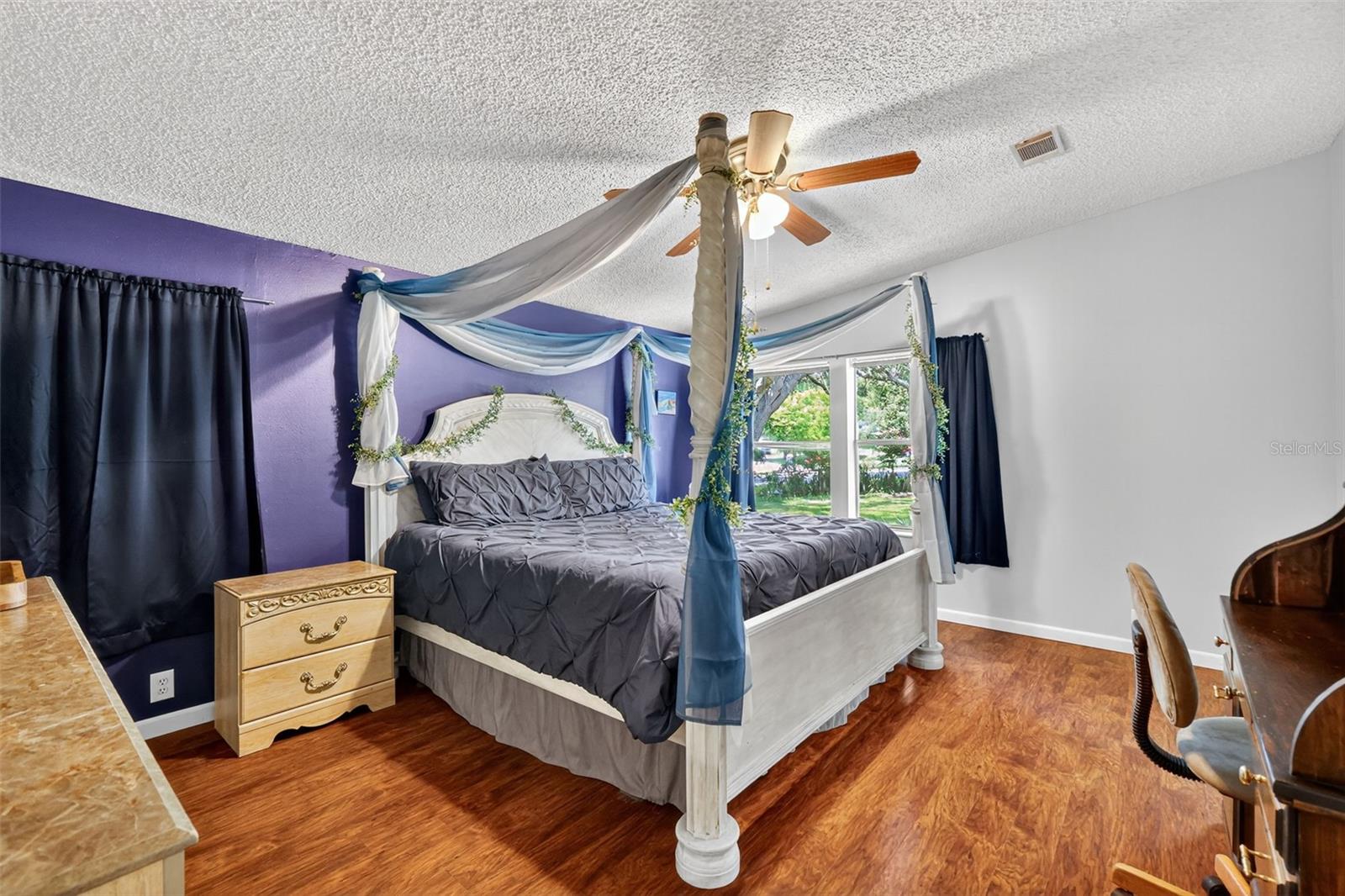 Image 12 of 33 For 13025 Plum Lake