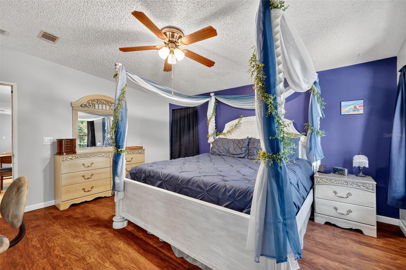 Image 13 of 33 For 13025 Plum Lake