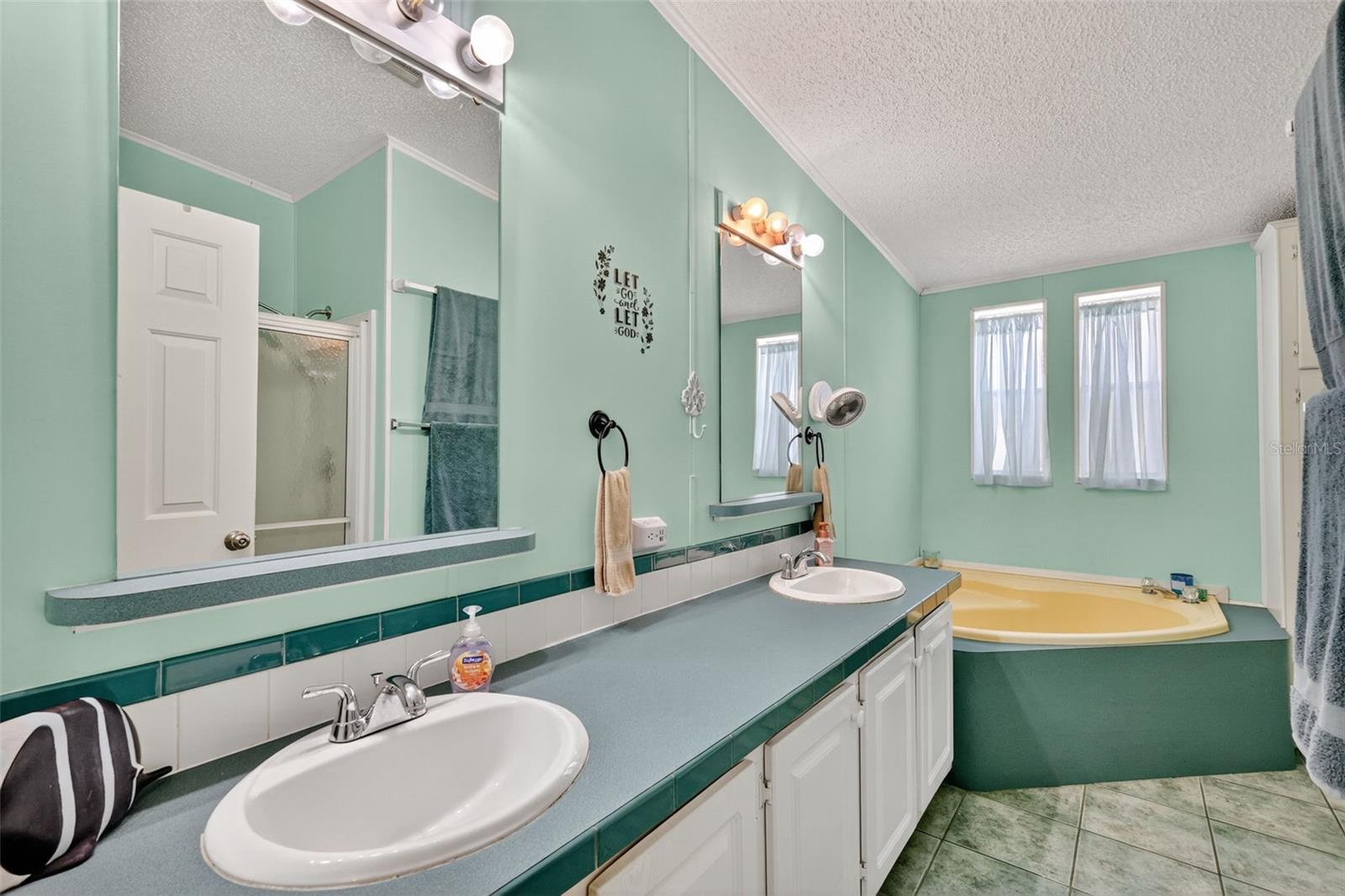 Image 14 of 33 For 13025 Plum Lake