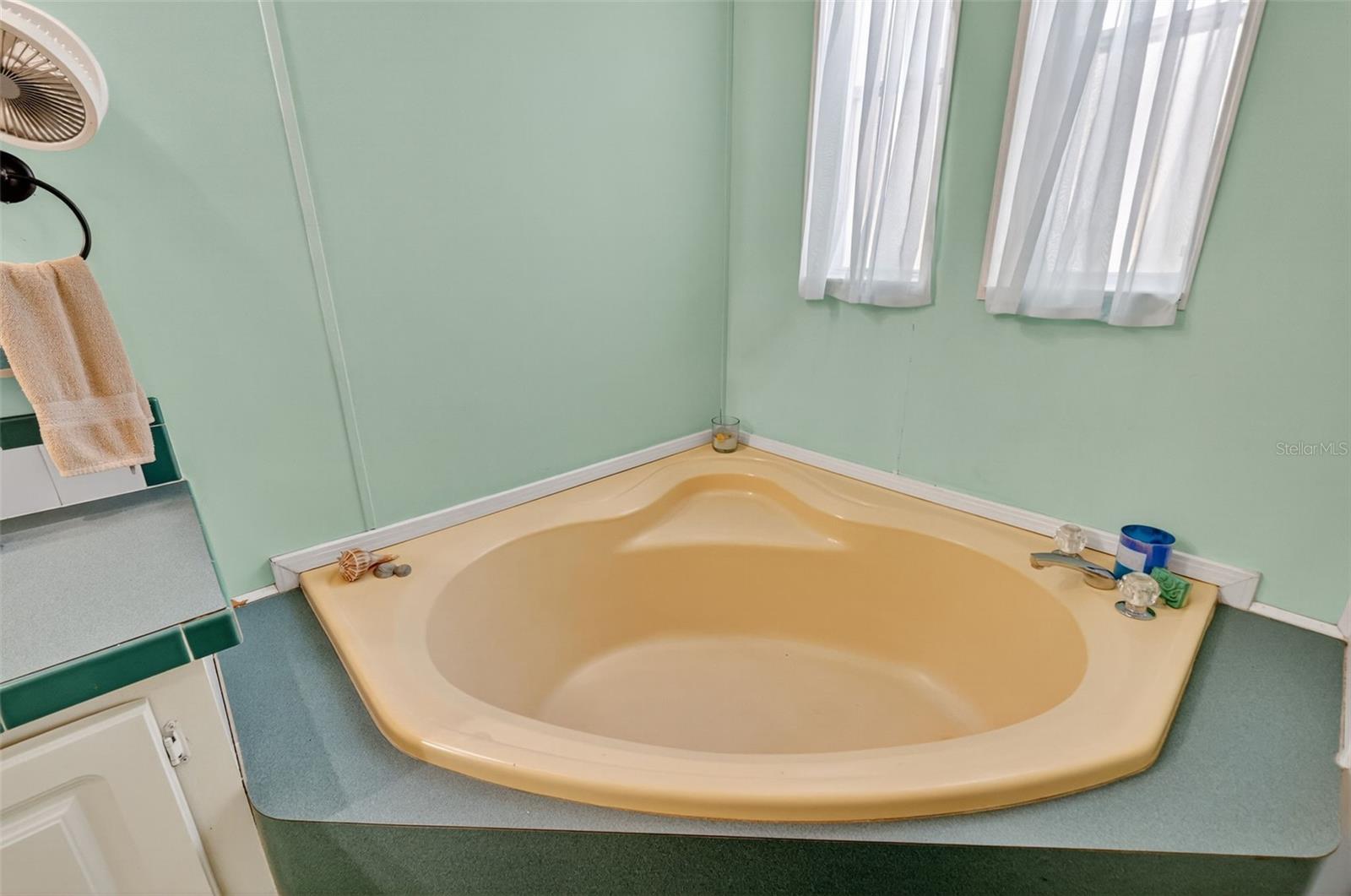 Image 15 of 33 For 13025 Plum Lake