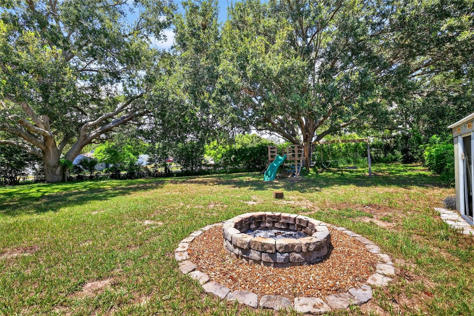 Image 26 of 33 For 13025 Plum Lake