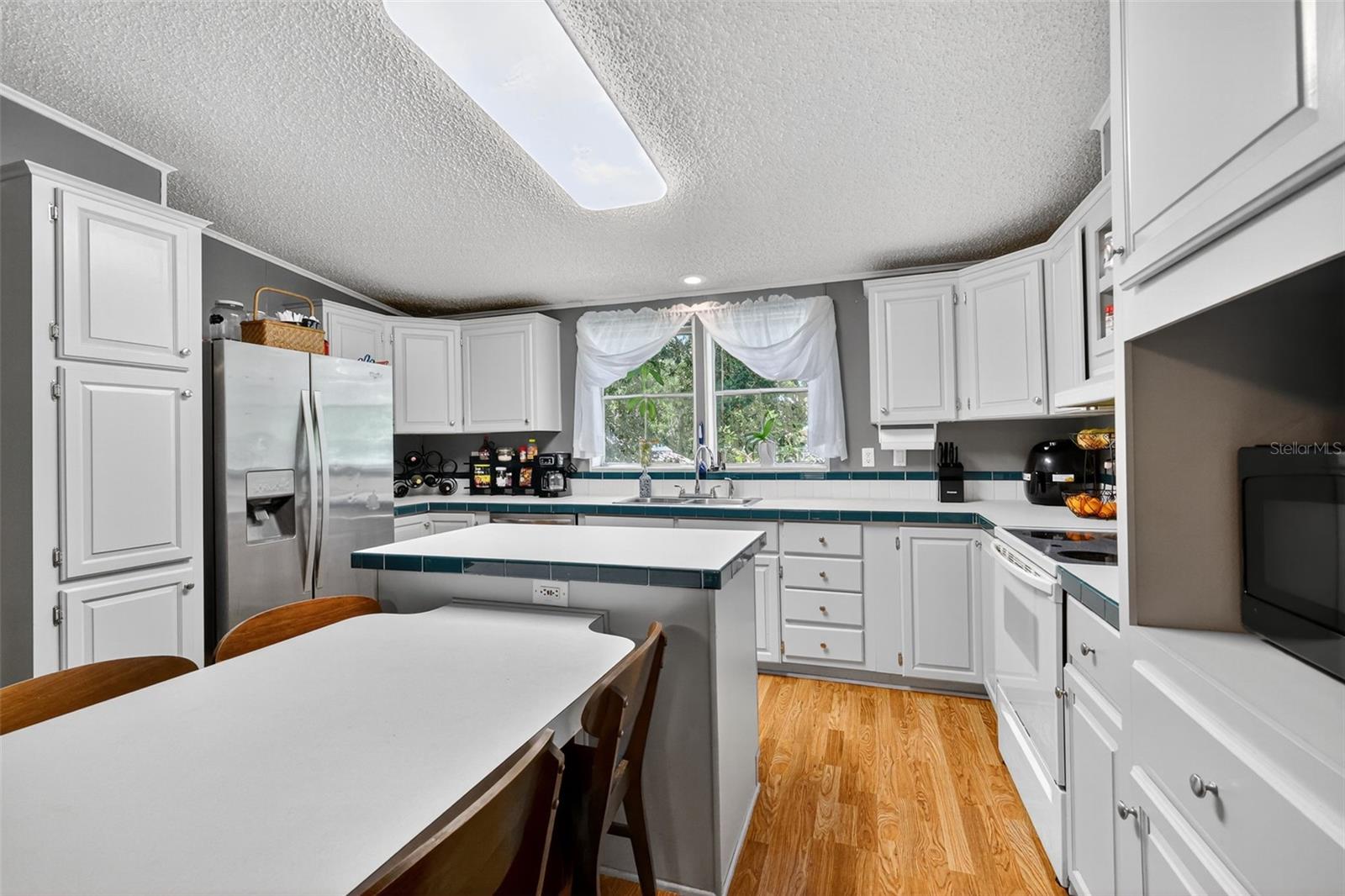 Image 6 of 33 For 13025 Plum Lake