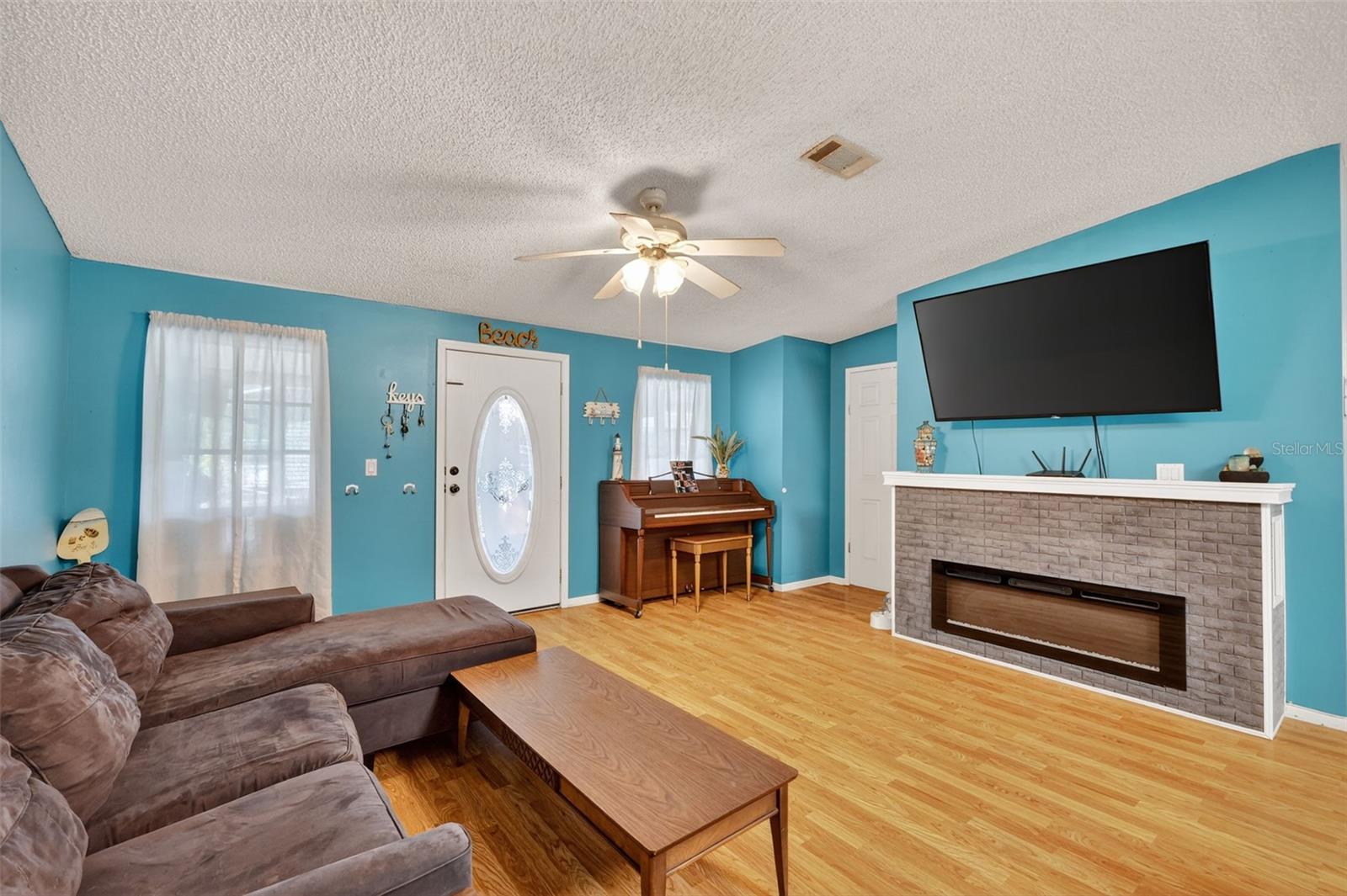 Image 9 of 33 For 13025 Plum Lake