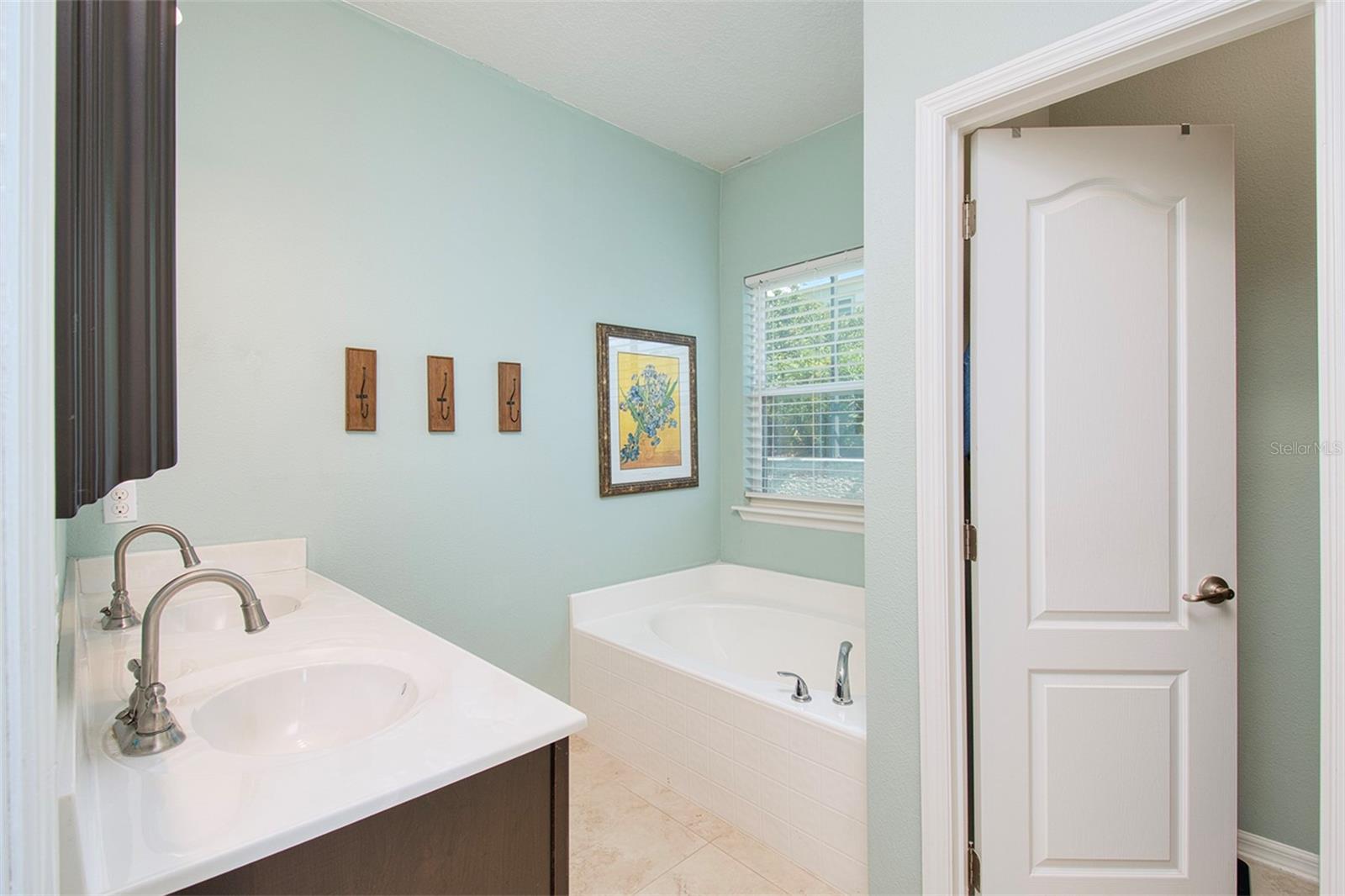 Image 16 of 34 For 1111 Spruce Ridge Court