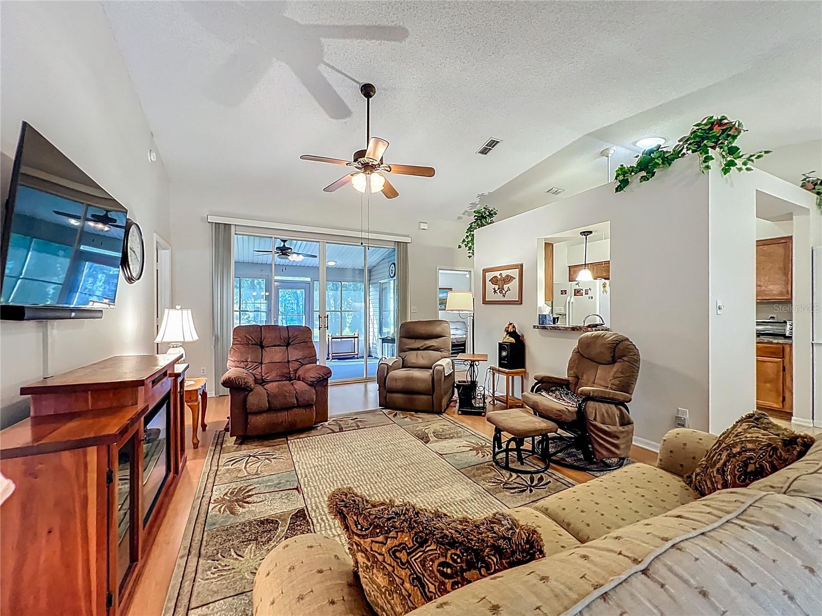 Image 6 of 42 For 5046 Desoto Way