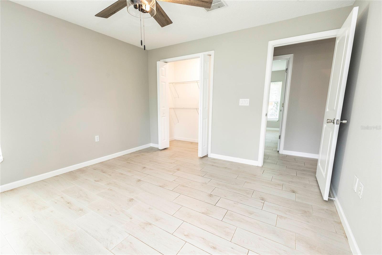 Image 20 of 21 For 2250 Cr 423  