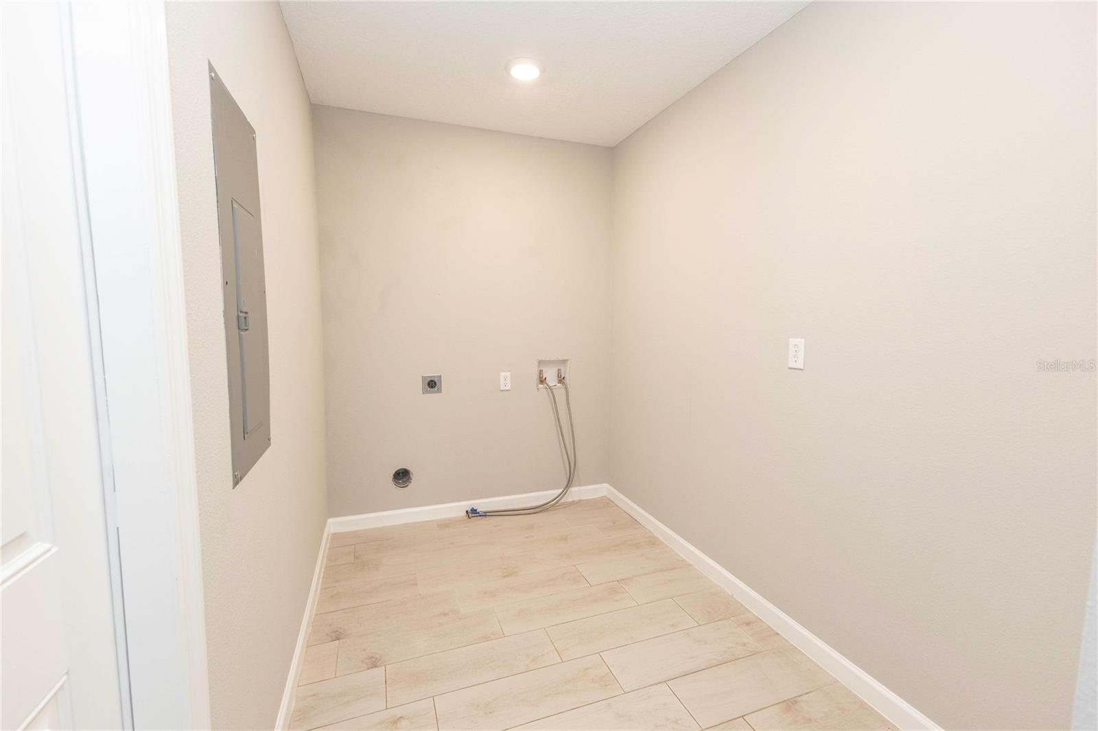 Image 8 of 21 For 2250 Cr 423  