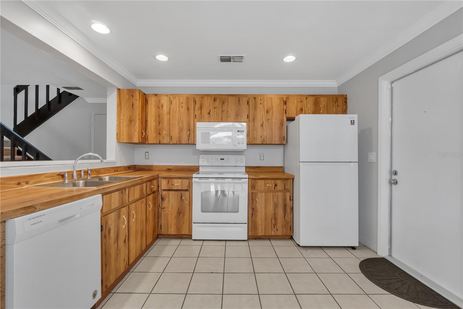 Image 10 of 50 For 4682 Pheasant Run Drive B