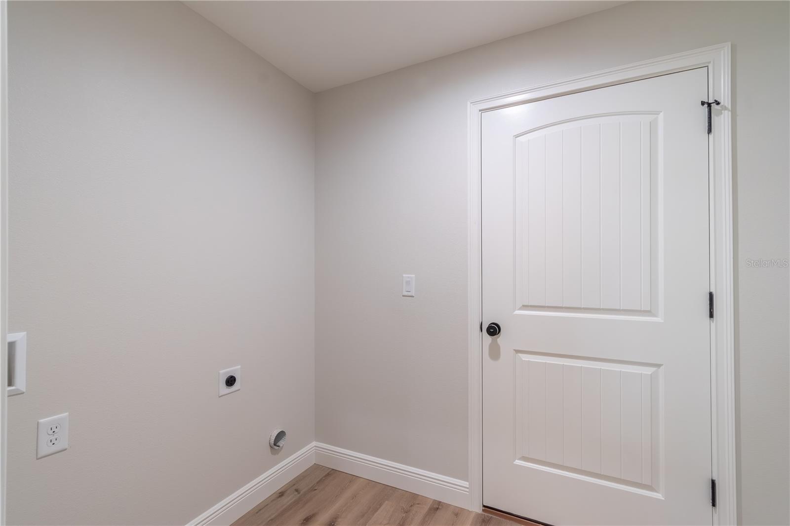 Image 32 of 40 For 13346 107th Street