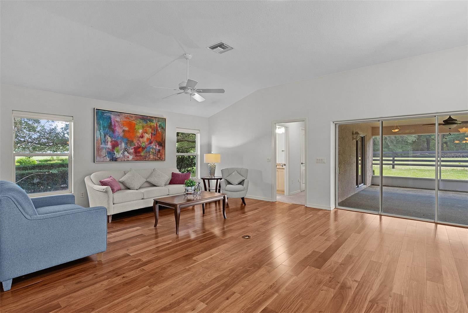 Image 10 of 60 For 164 Palermo Place