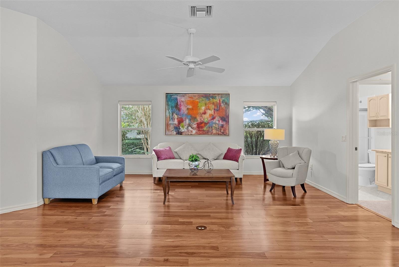 Image 11 of 60 For 164 Palermo Place