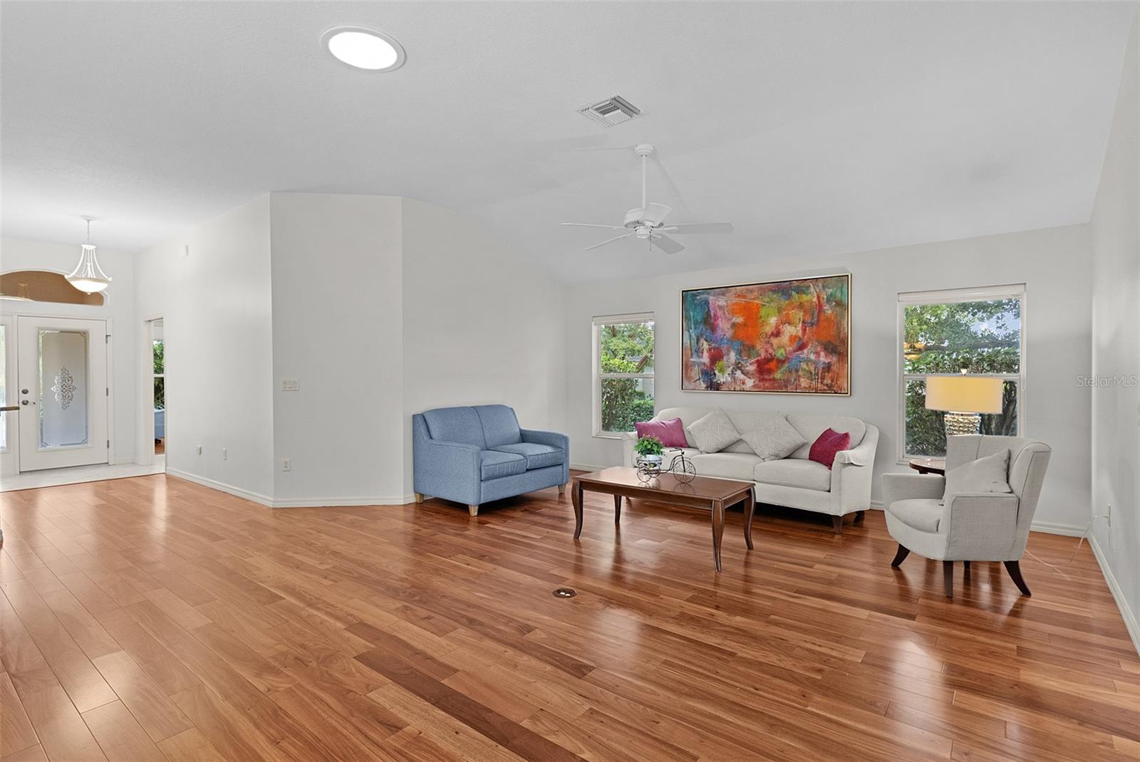 Image 12 of 60 For 164 Palermo Place