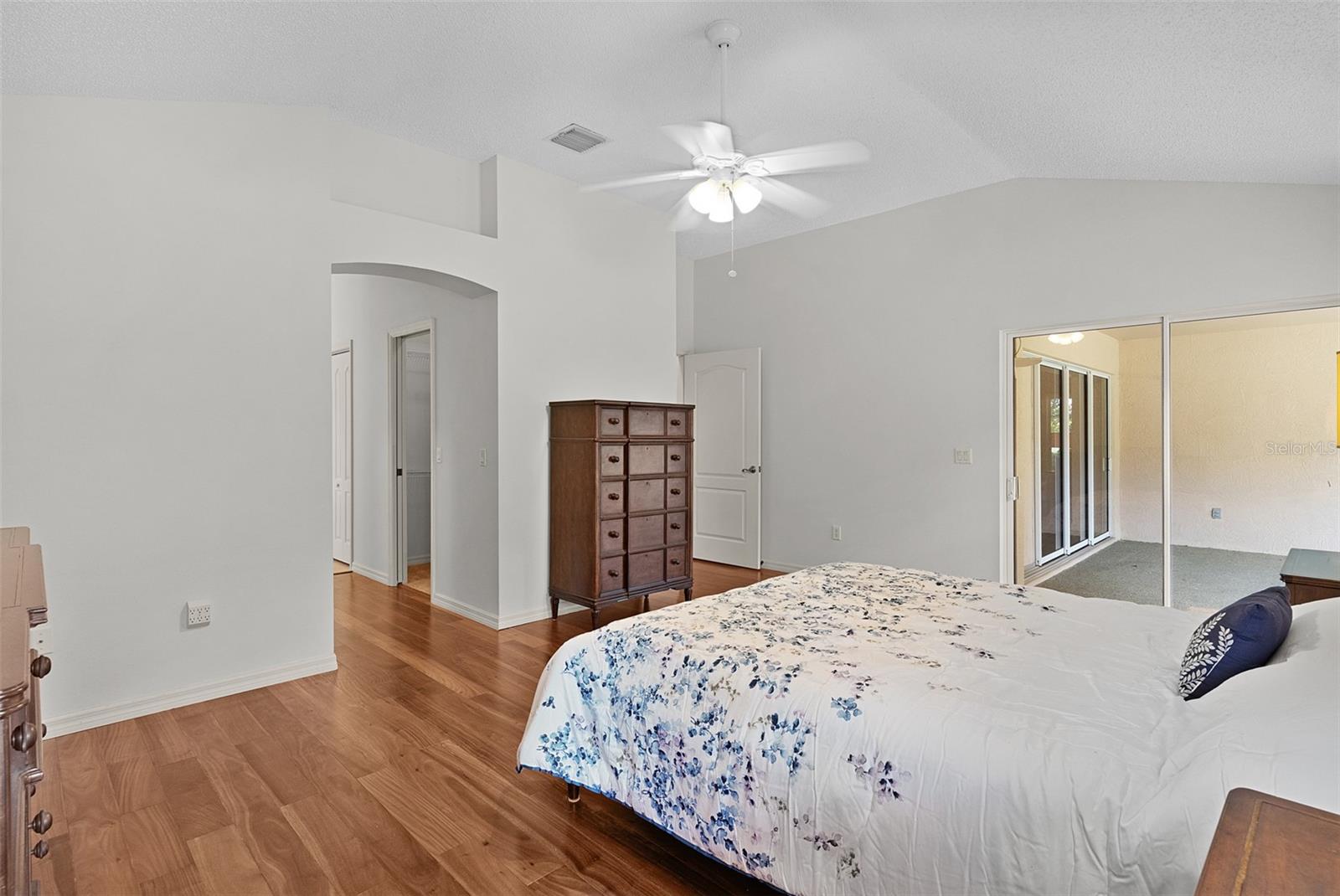 Image 22 of 60 For 164 Palermo Place