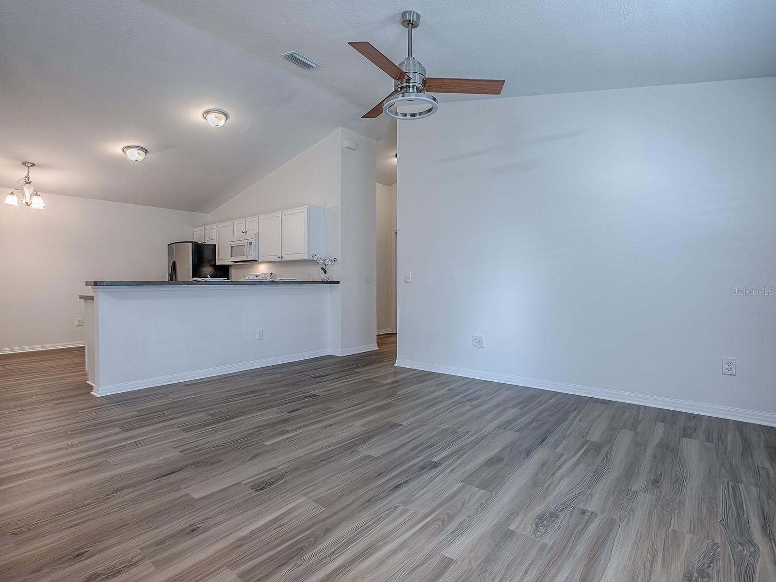 Image 11 of 43 For 3090 Loyola Court
