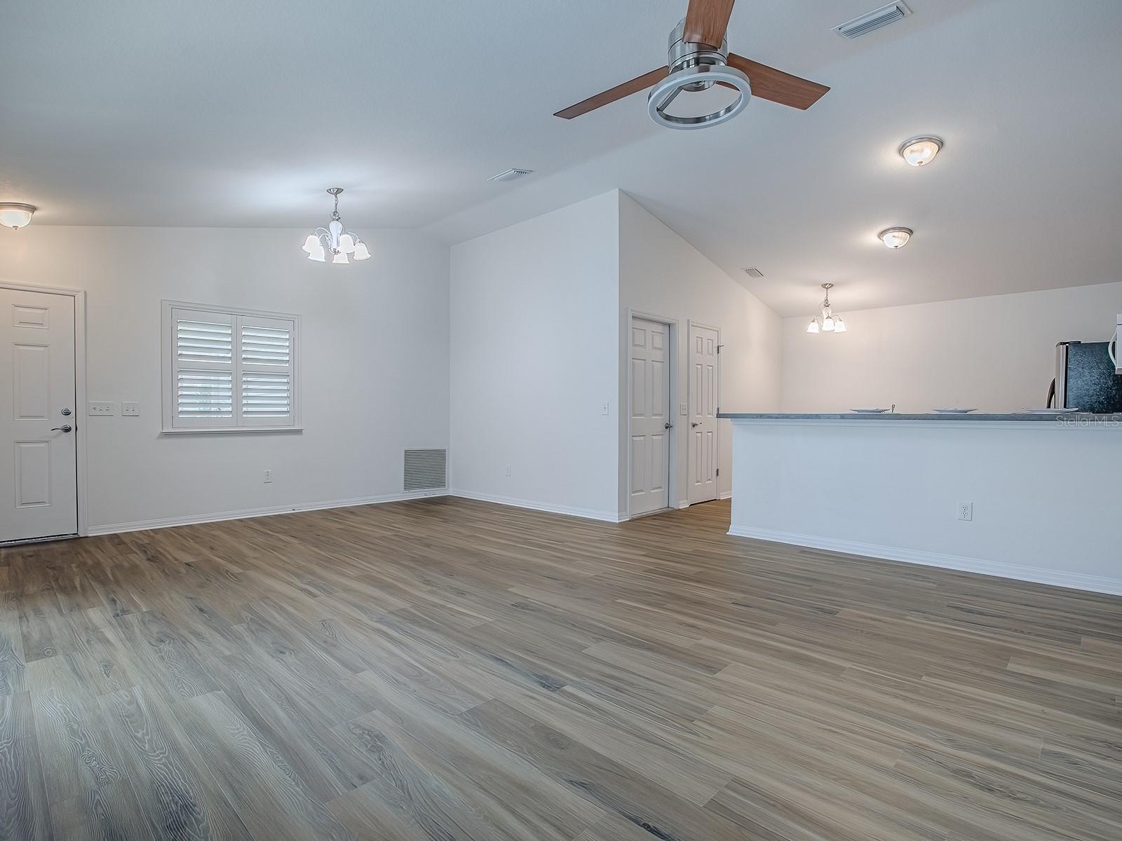 Image 12 of 43 For 3090 Loyola Court