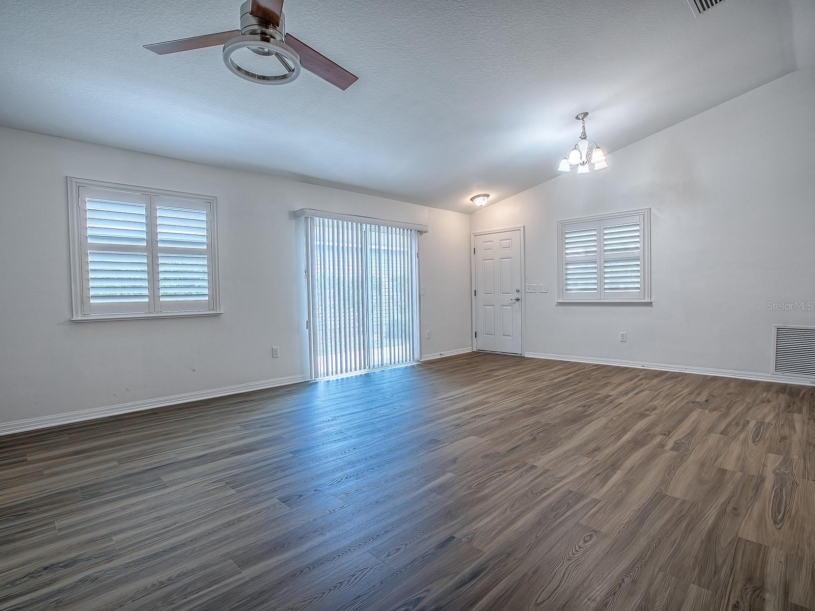 Image 13 of 43 For 3090 Loyola Court